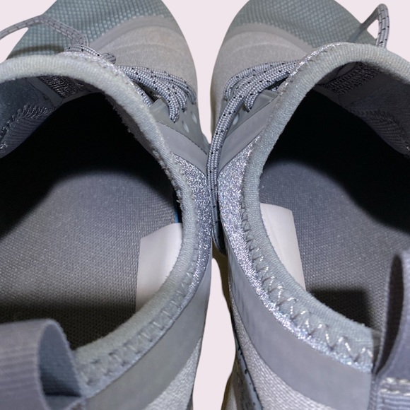 W Nike RUN LUNARCHARGE ESSENTIAL ladies US Sz 7.5 preowned Gray - Picture 5 of 5